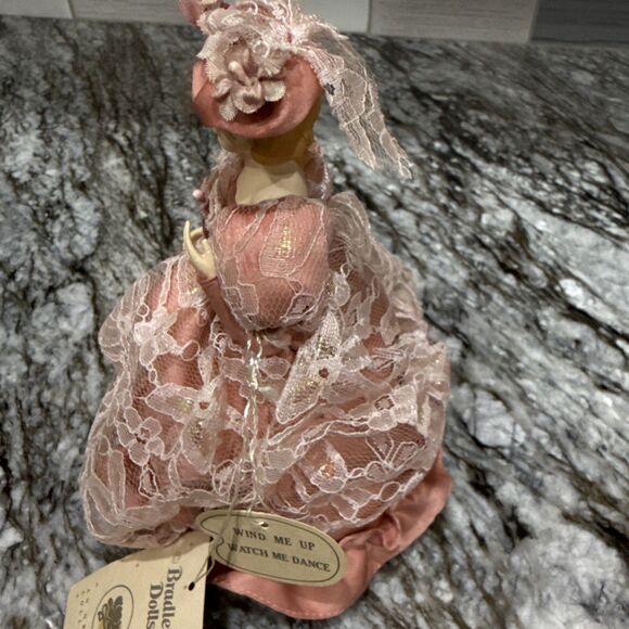 Bradley Dolls Vintage Dancing Doll “Wind Me Up Watch Me Dance” - Picture 9 of 16